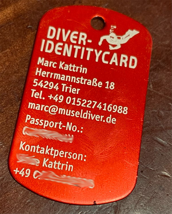 diver-identity Sind zuf&auml;llig AC/DC Fans anwesend? Nein? Wenigstens jemand, der sich pers&ouml;nlich,